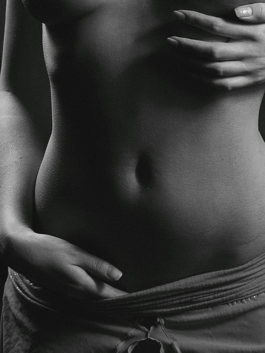 Woman’s abdomen representing non invasive body sculpting in Summerlin.