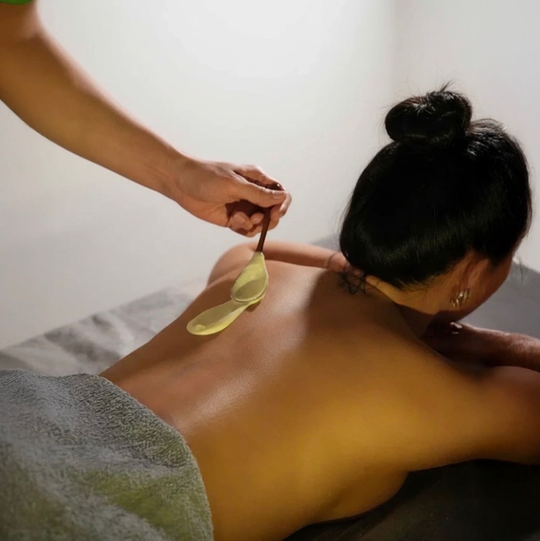 Sexy Back Facial treatment at SnatchedLV